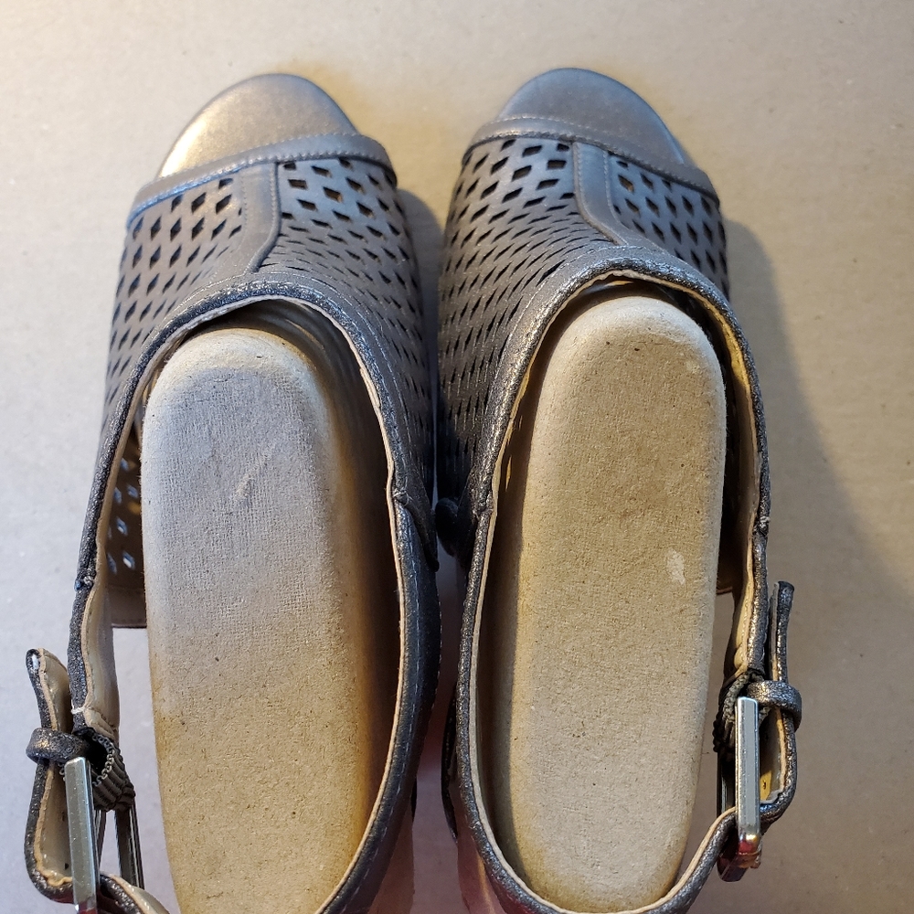 Liz Claiborne Sandals
